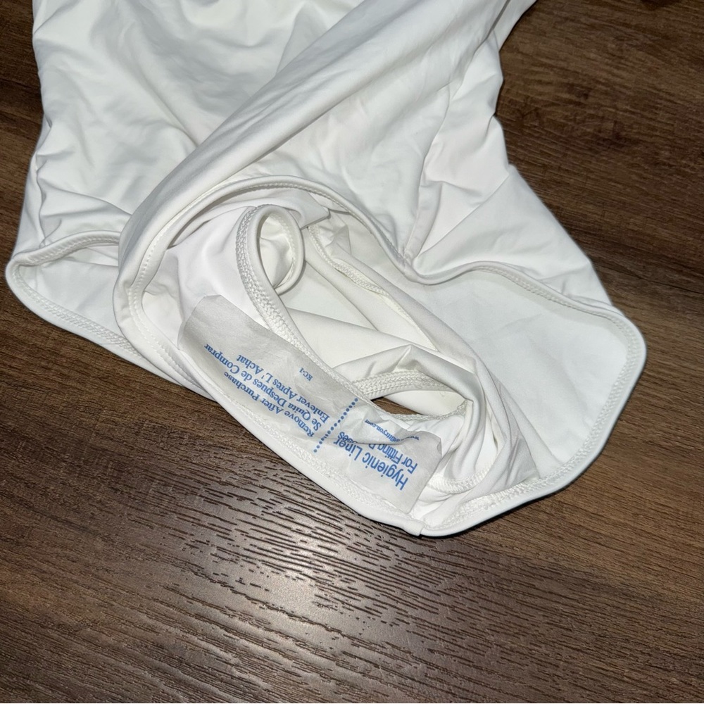 NWT La Blanca Multi-Strap Cross-Back One Piece - White - Picture 4 of 9